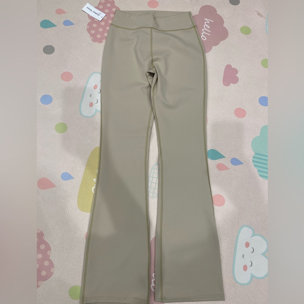 NWT Outdoor Voices FrostKnit Flare pants, color Mojave. Size XS
